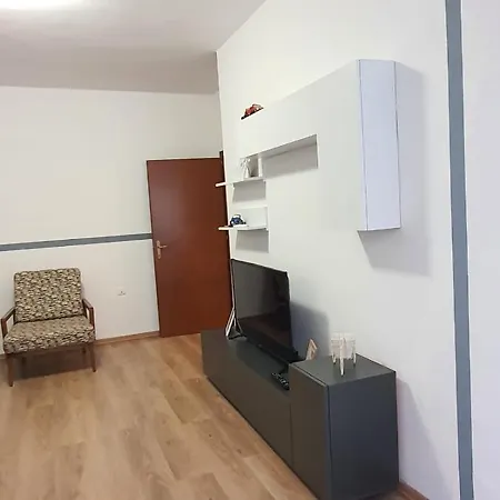 Heris's * Тирана